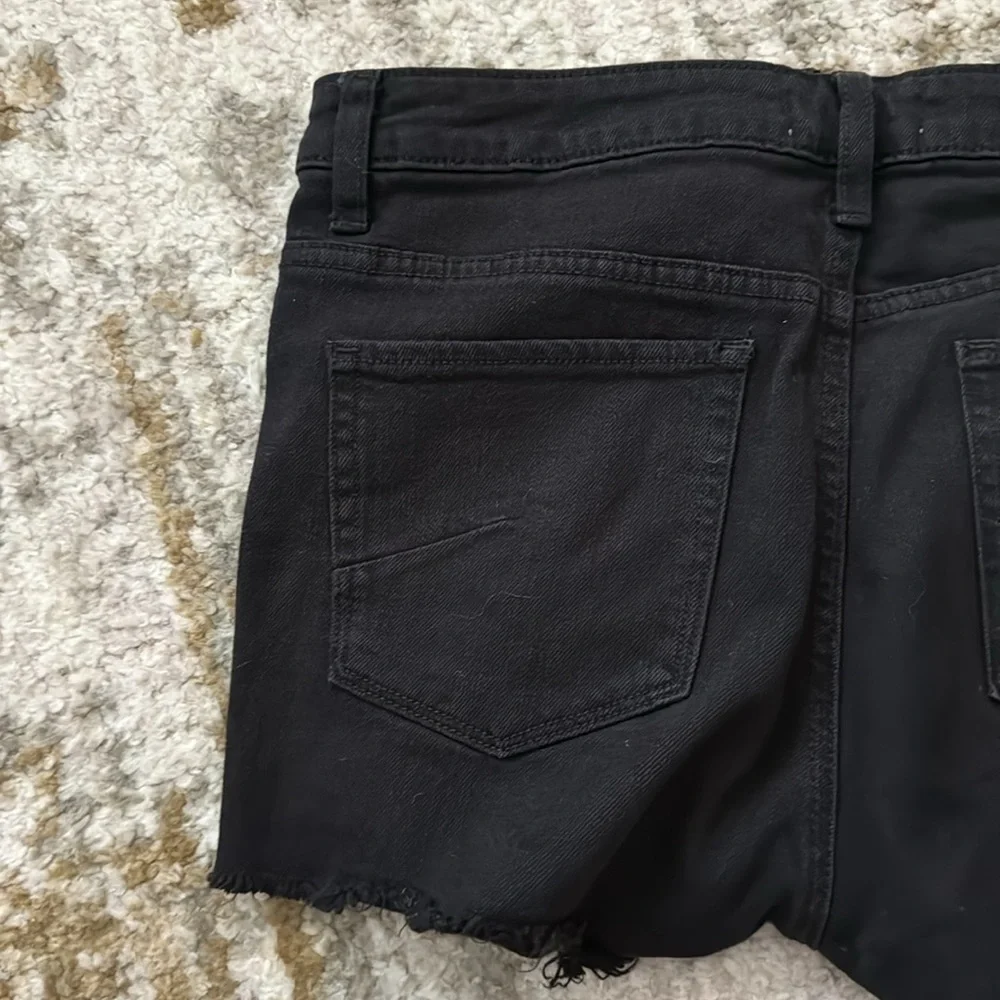 Aritzia | Talula Black Denim Shorts​​​​ - Picture 6 of 6